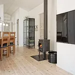 8 Person In Tatil Evi Neksø