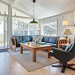 8 Person In Tatil Evi